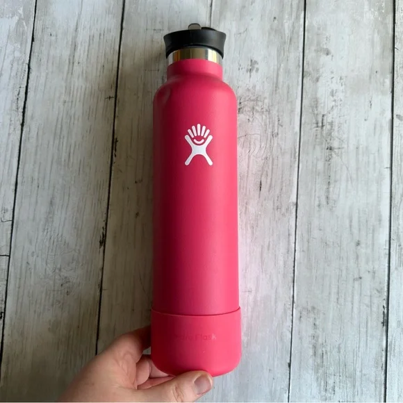 Hydro Flask Dining Preowned Hydro Flask 24 Oz Water Bottle Red